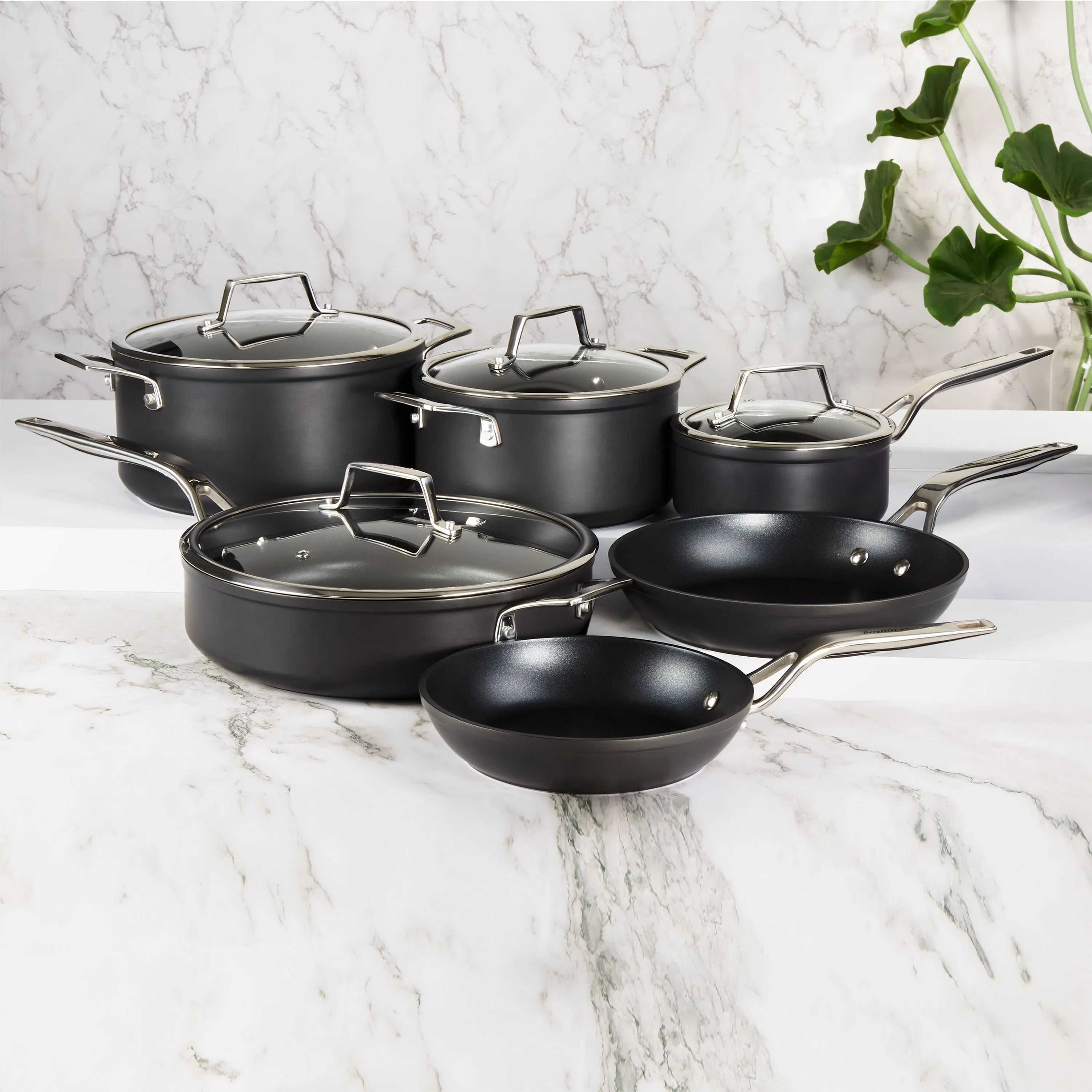 BergHOFF Essentials Nonstick Hard Anodized Fry Pan 8", Black