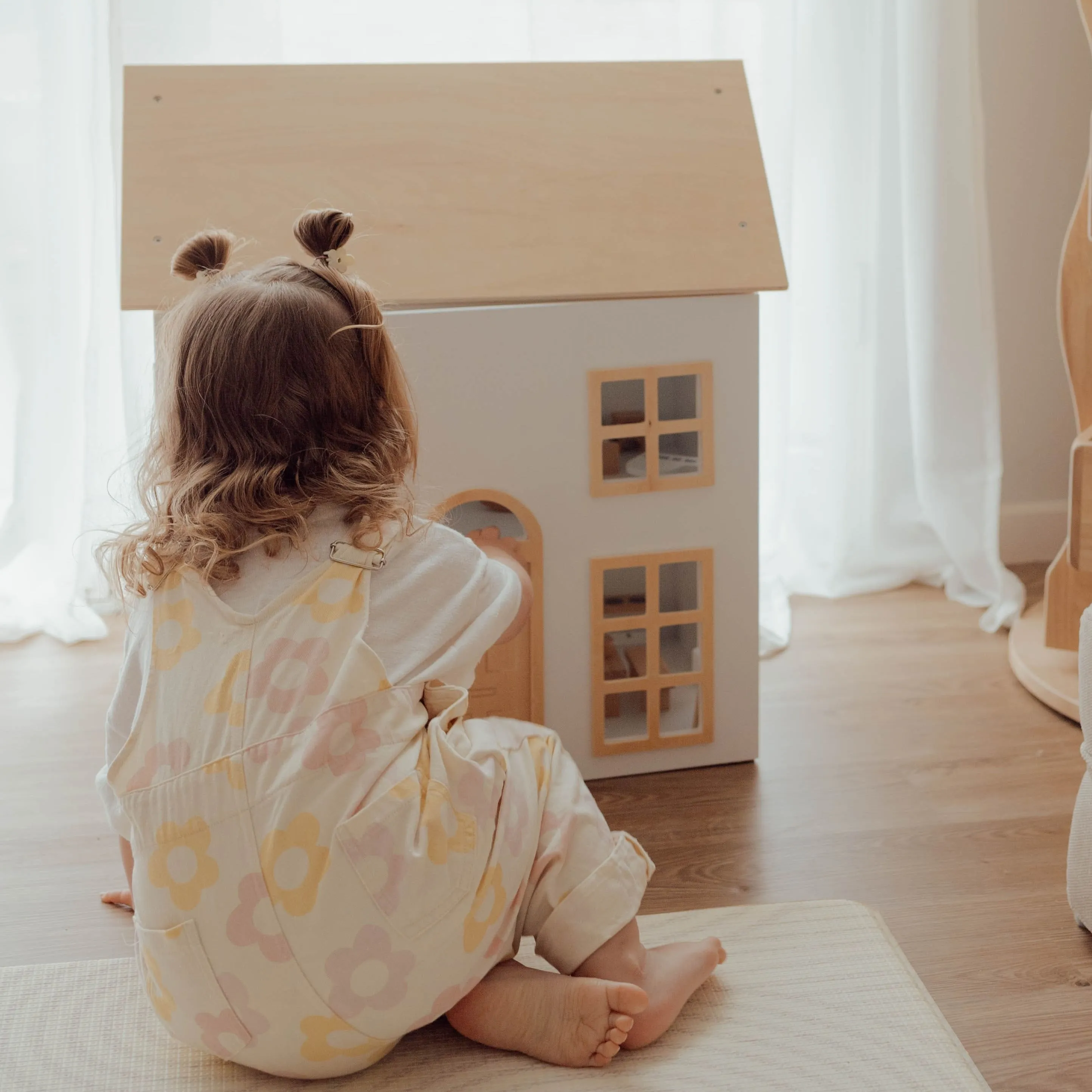 ELSA Doll House with Furniture & Doll Family Set