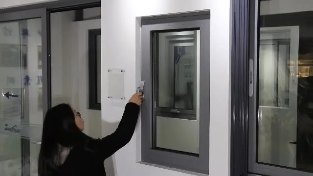 Superwu Australia standard thermal break safe warm heating sound proof aluminum tilt and turn window with decorate grill